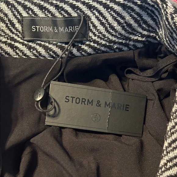 Elegant Black and White A-Line Skirt - Picture 6 of 9